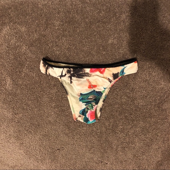 Salinas Colorful Bikini (Top and Bottom) - Picture 6 of 8